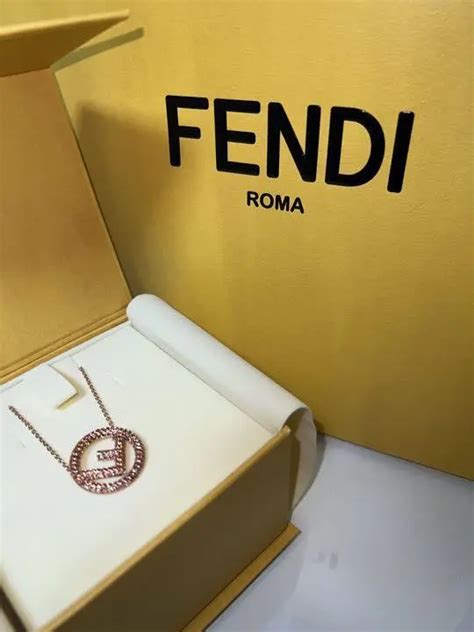 fendi kette herren|Men's Fendi Necklaces from $209 .